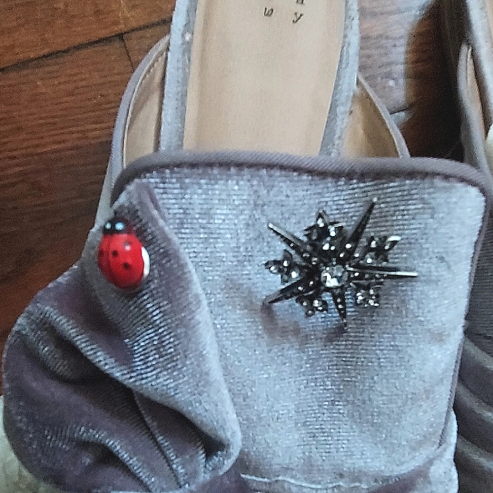β€οΈNWT Adorable Ladybug Pin. - Picture 5 of 6
